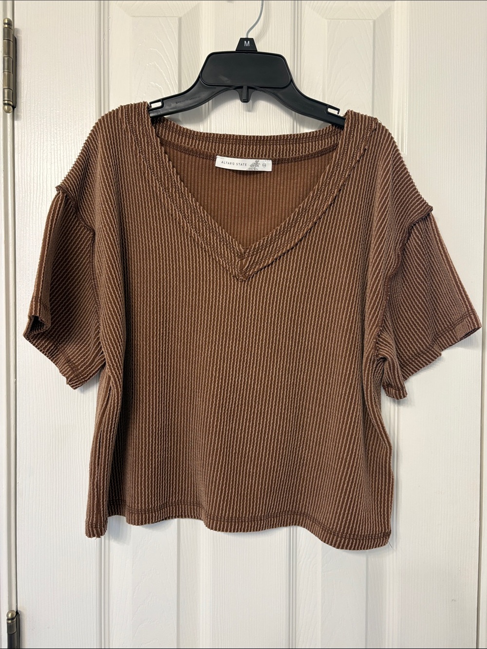 Altar'd State Brown Ribbed V-Neck Short Sleeve Top